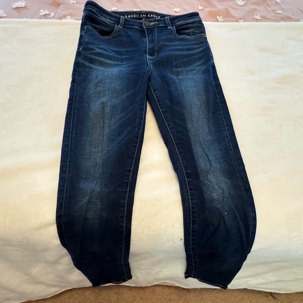 American Eagle Super Stretch Jeans, dark blue, size 8.